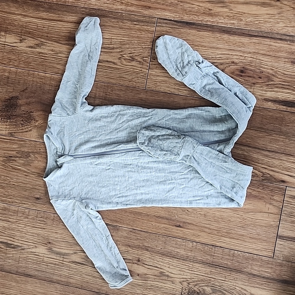 Ry & Pen 12-18m merino wool bamboo Heather gray footie